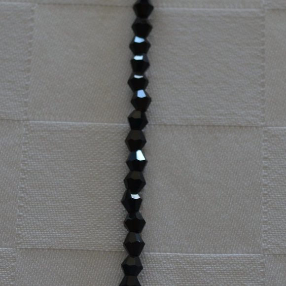 45" Long Black Faceted Crystal Beaded Lariat - Picture 7 of 8